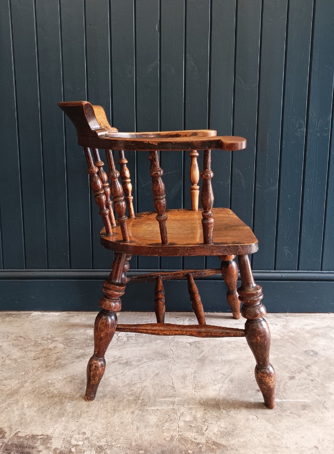 Smokers Bow Desk Chair (5).jpg